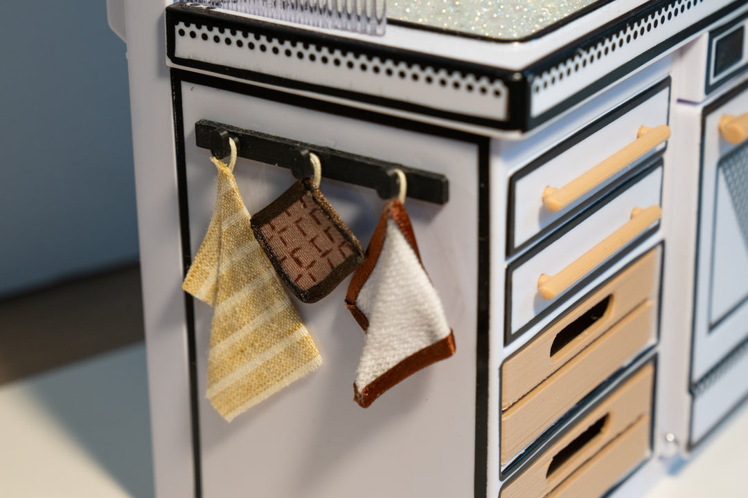 Towels and Rack (4 Pieces)